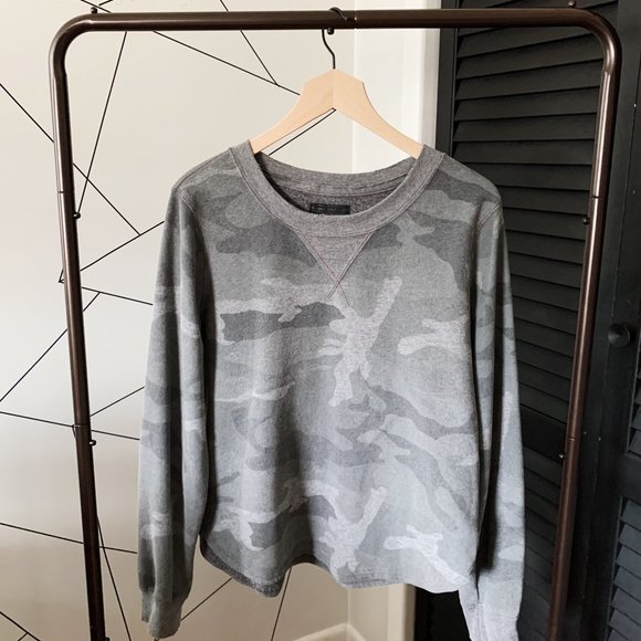 Abercrombie & Fitch Sweaters - Abercrombie & Fitch Camo Crewneck